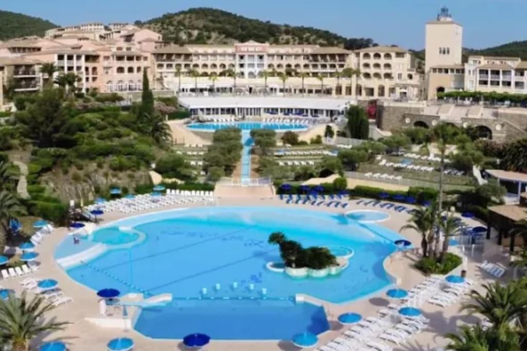 Superbe Appartement Village Cap Esterel 4P Climatise Saint-Raphaël Kültér fotó