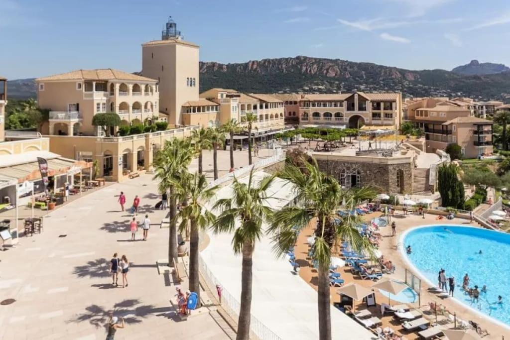 Superbe Appartement Village Cap Esterel 4P Climatise Saint-Raphaël Kültér fotó