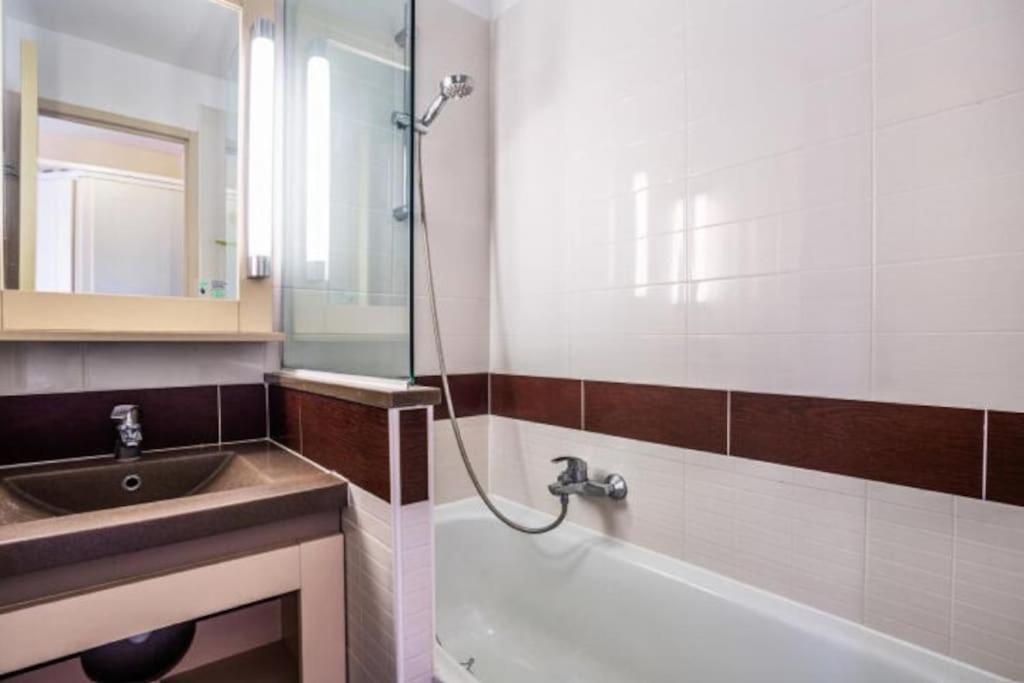 Superbe Appartement Village Cap Esterel 4P Climatise Saint-Raphaël Kültér fotó